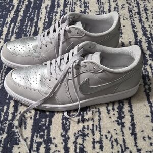 Air Jordan 1 Low OG Silver Sneakers Mens Size 11 Like NEW CZ0790-002